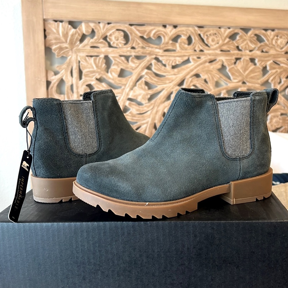 Emelie II Chelsea sorel boots